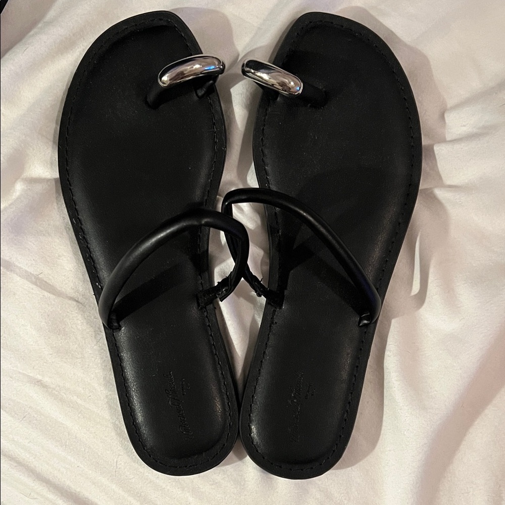 Universal Thread Black Sandals with Silver Accents